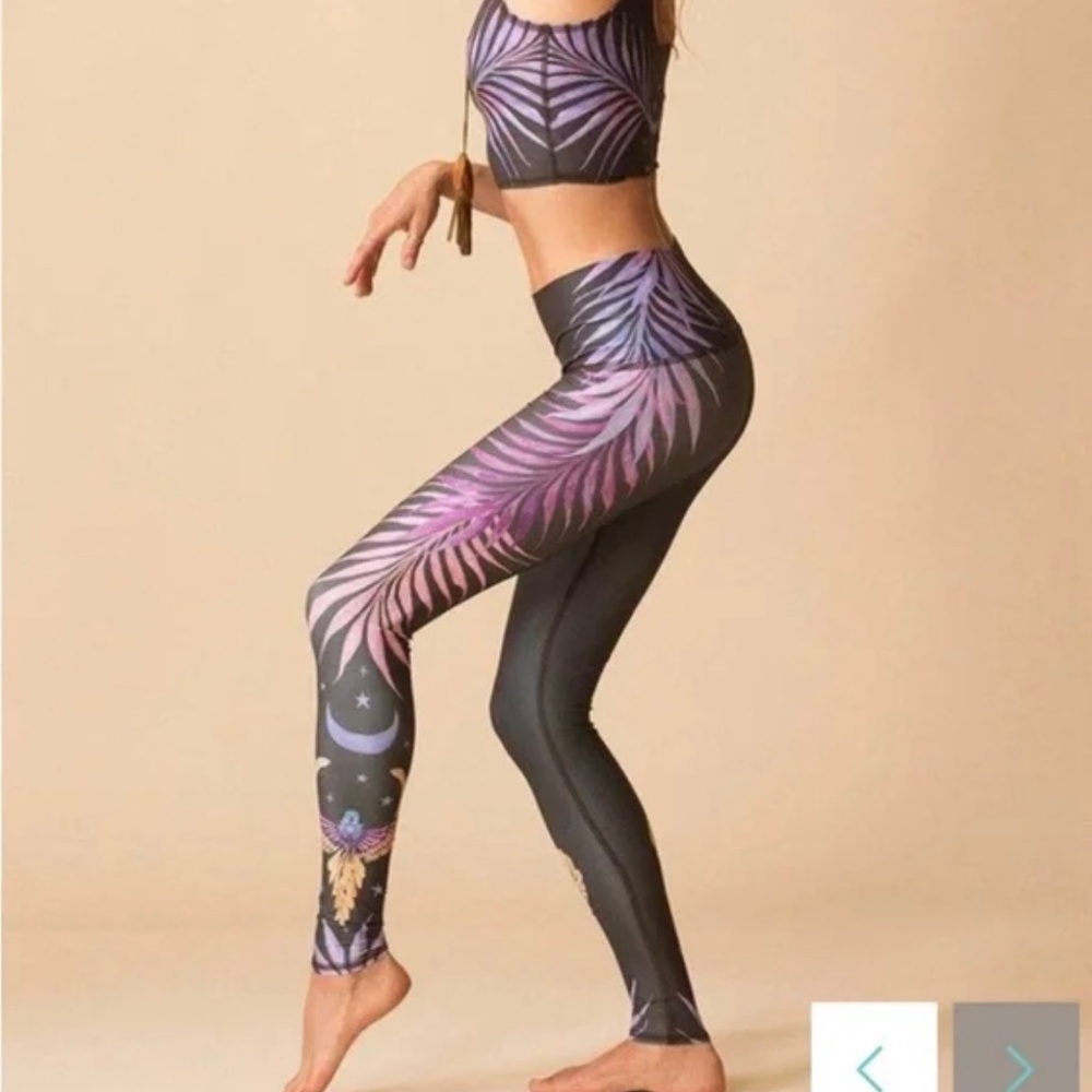 Teeki Phoenix Rising yogi leggings hot pants